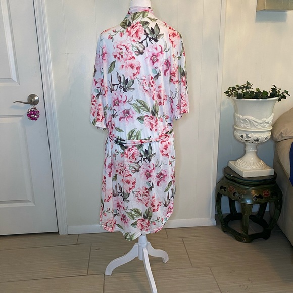 NWOT show me your mumu floral robe - Picture 5 of 6